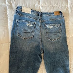 Medium wash American Eagle mom jeans